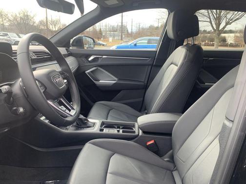 2025 Audi Q3 Premium 45 TFSI S line quattro Tiptronic