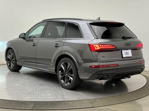 2026 Audi Q7 55 Premium Plus