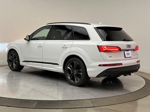2026 Audi Q7 55 Premium Plus
