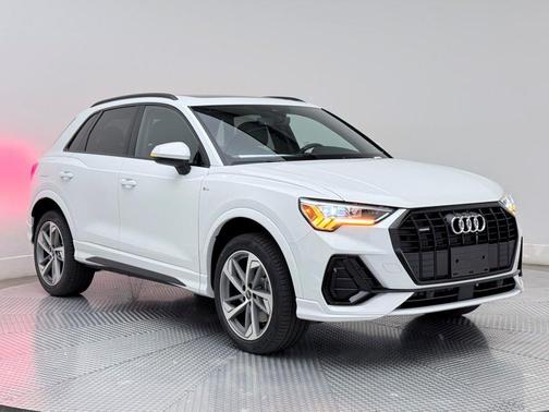 2025 Audi Q3 Premium 45 TFSI S line quattro Tiptronic