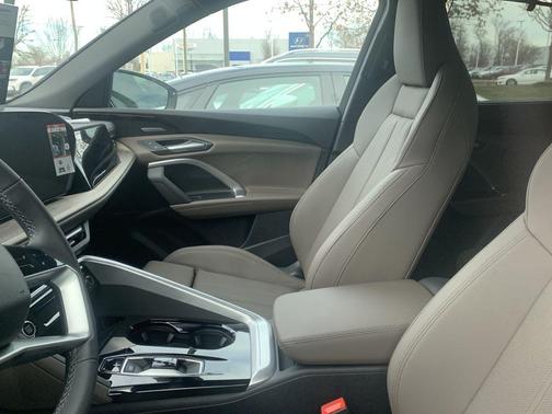 2025 Audi Q5 Premium Plus TFSI quattro S tronic