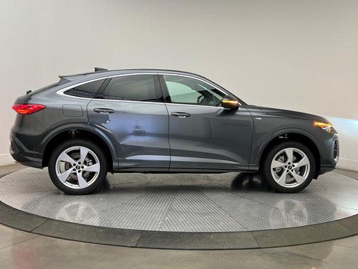 2025 Audi Q5 Premium Plus TFSI quattro S tronic