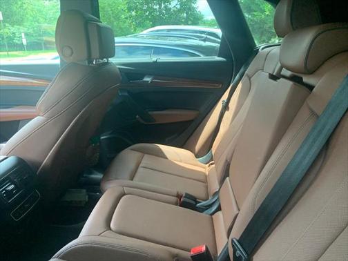 2022 Audi Q5 45 S line Prestige