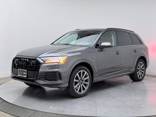 2023 Audi Q7 45 Premium Plus