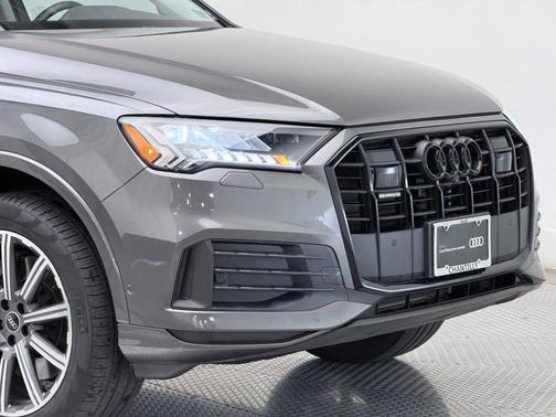 2023 Audi Q7 45 Premium Plus