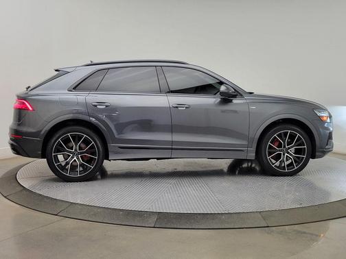Daytona Gray Pearl Effect 2019 Audi Q8 3.0T Premium Plus