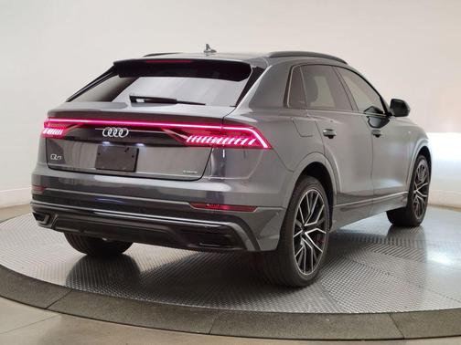 Daytona Gray Pearl Effect 2019 Audi Q8 3.0T Premium Plus