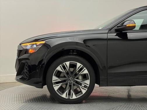 2025 Audi Q8 55 Premium Plus