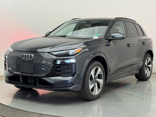 2025 Audi Q6 e-tron Premium Plus quattro