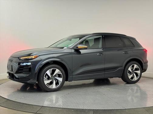 2025 Audi Q6 e-tron Premium Plus quattro