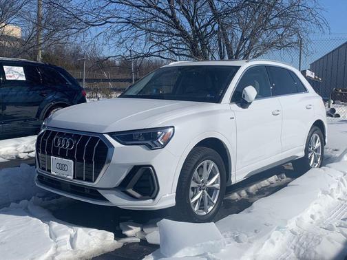 2023 Audi Q3 Premium 45 TFSI S line quattro Tiptronic