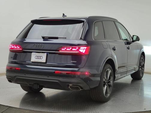 Waitomo Blue Metallic 2026 Audi Q7 55 Prestige