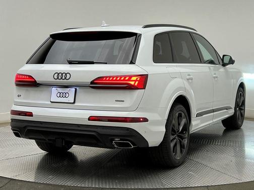 2026 Audi Q7 55 Premium Plus