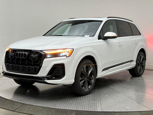 2026 Audi Q7 55 Premium Plus