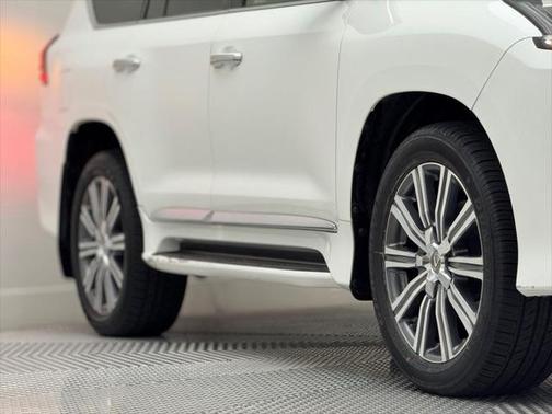 2017 Lexus LX 570 Base