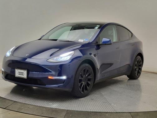 2022 Tesla Model Y Long Range Dual Motor All-Wheel Drive