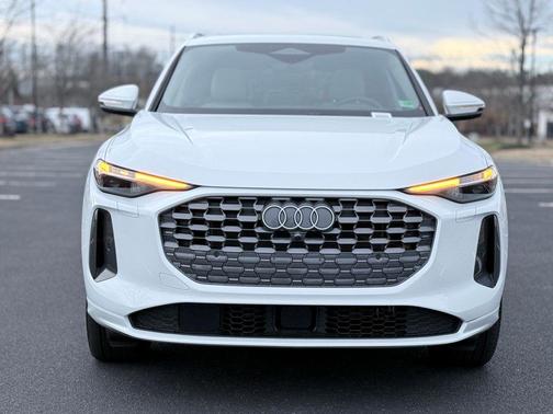 2025 Audi Q5 Premium Plus TFSI quattro S tronic