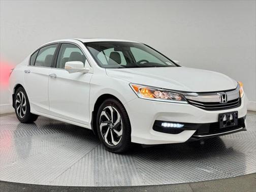 2017 Honda Accord EX-L w/Navigation & Honda Sensing