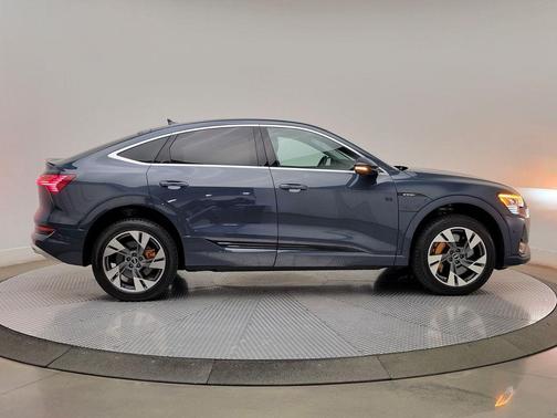 Blue Metallic 2022 Audi e-tron Sportback S line Prestige