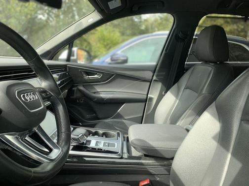 2021 Audi Q7 55 Premium Plus