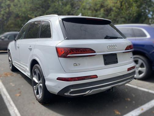 2021 Audi Q7 55 Premium Plus