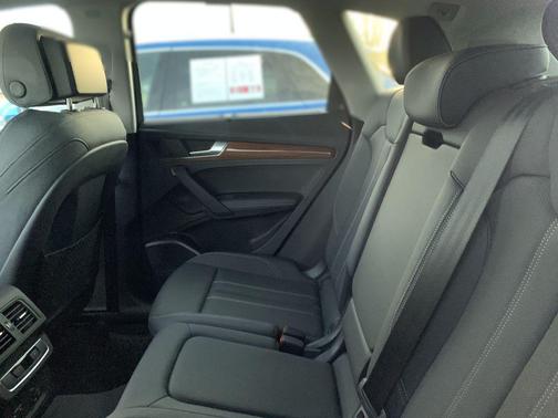 2022 Audi Q5 45 S line Premium Plus