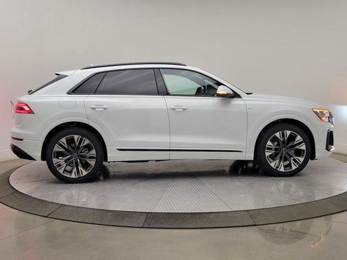 2026 Audi Q8 55 Premium Plus