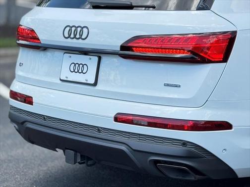 2025 Audi Q7 55 Premium Plus