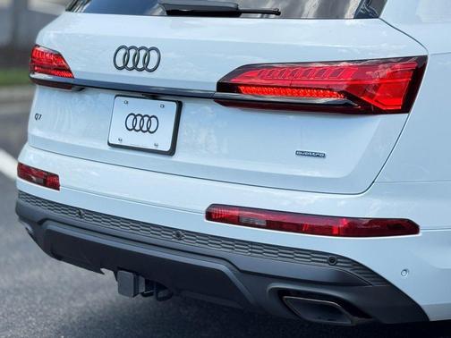 2025 Audi Q7 55 Premium Plus