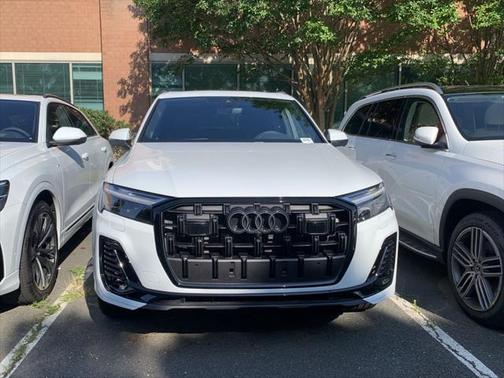 2025 Audi Q7 55 Premium Plus