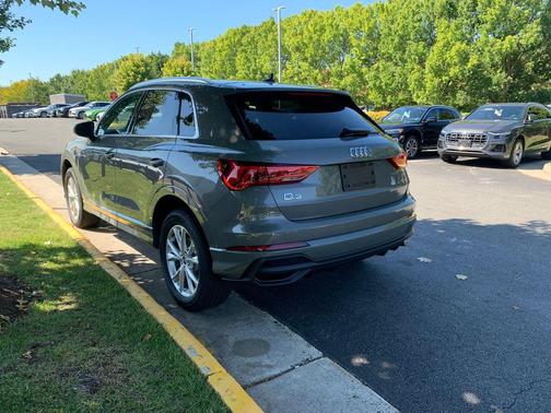 2025 Audi Q3 Premium 45 TFSI S line quattro Tiptronic
