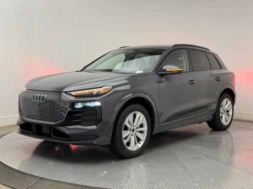 2025 Audi Q6 e-tron Premium Plus