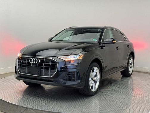 2022 Audi Q8 55 Premium Plus