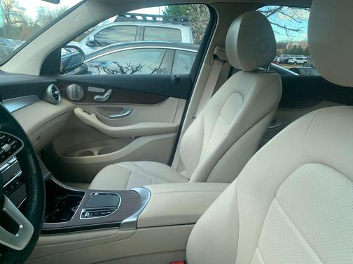 2021 Mercedes-Benz GLC 300 4MATIC