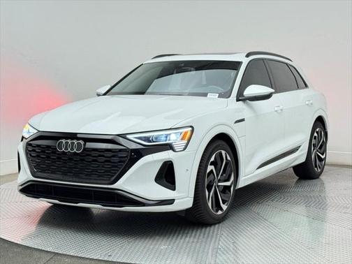 2024 Audi Q8 e-tron Premium Plus