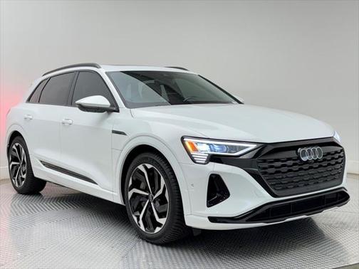 2024 Audi Q8 e-tron Premium Plus