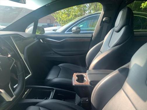 2017 Tesla Model X 75D