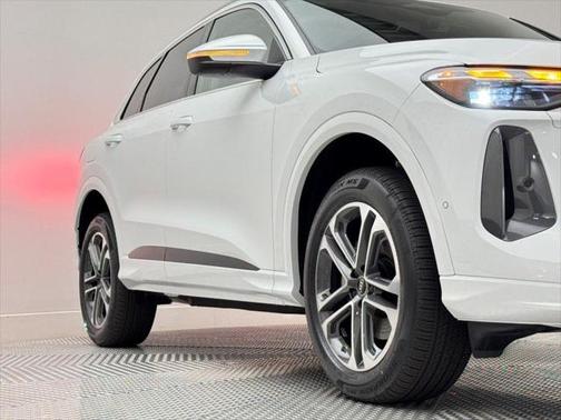 2025 Audi Q5 Premium