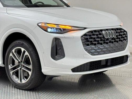 2025 Audi Q5 Premium