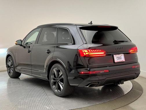 2026 Audi Q7 55 Premium Plus