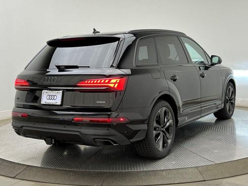 2026 Audi Q7 55 Premium Plus