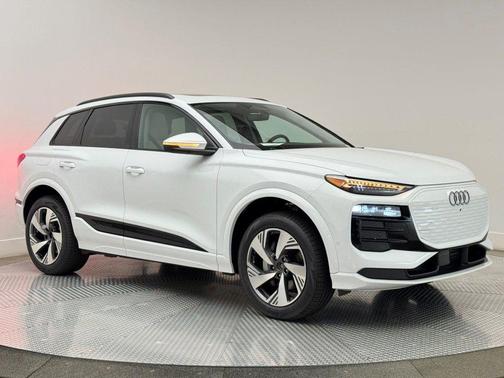 2025 Audi Q6 e-tron Prestige quattro