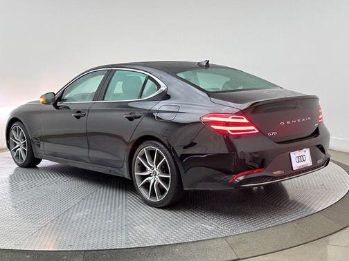 2022 Genesis G70 2.0T AWD