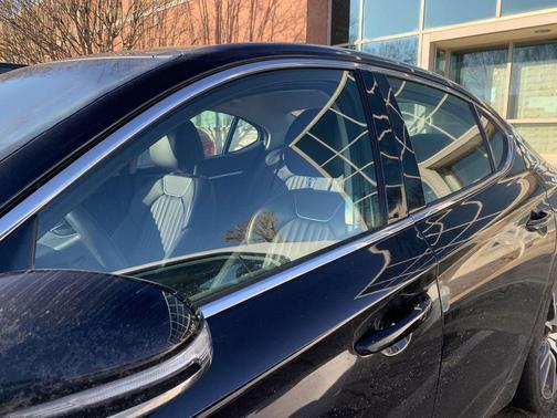 2022 Genesis G70 2.0T AWD