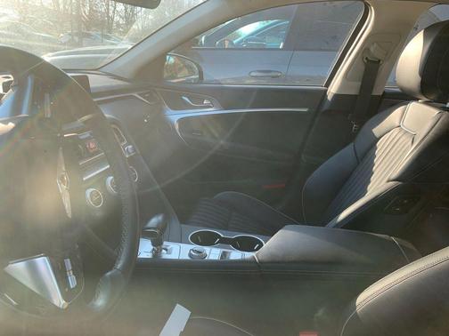 2022 Genesis G70 2.0T AWD