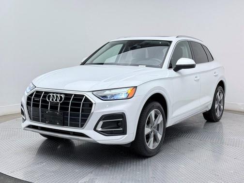 2023 Audi Q5 40 Premium Plus