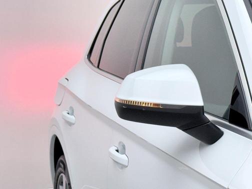 2023 Audi Q5 40 Premium Plus