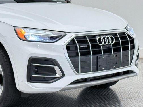 2023 Audi Q5 40 Premium Plus