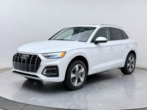 2023 Audi Q5 40 Premium Plus
