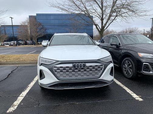 2024 Audi Q8 e-tron Premium Plus